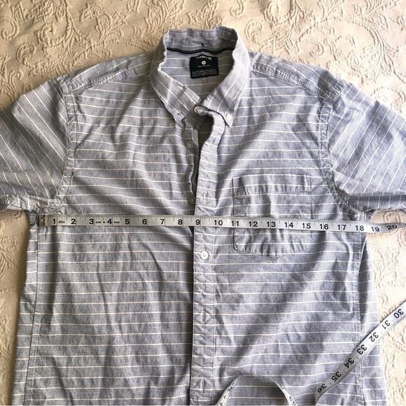 Hurley Blue Striped Men's Casual Button Down Collared Short Sleeve Shirt - Picture 5 of 6